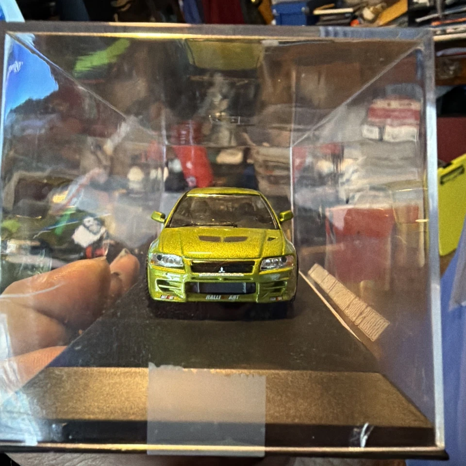 Mitsubishi Lancer Evolution VII 2002 escala 1/43 (4") Brian's Evo 7 - luz verde Foto 4 de 4