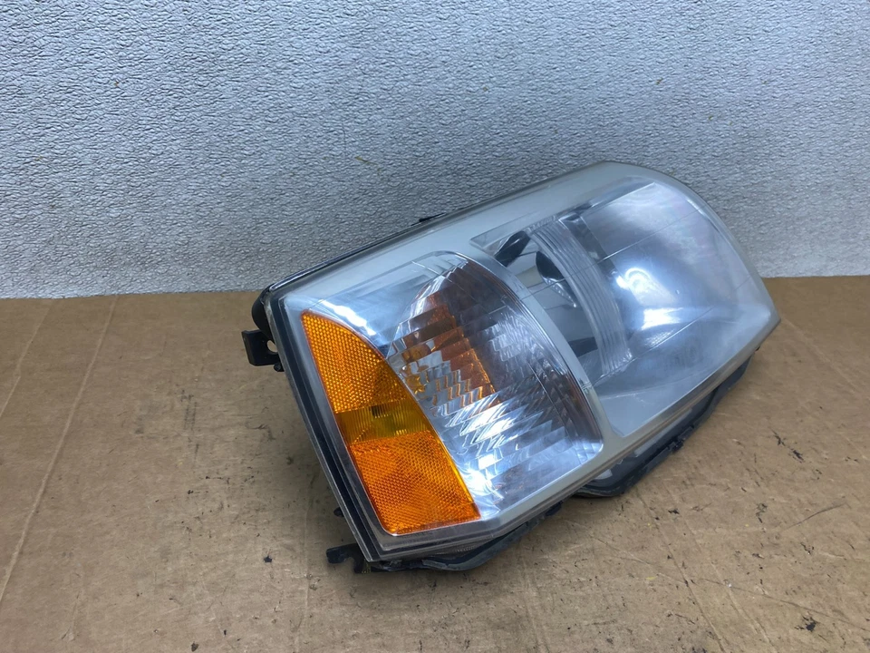 2004 - 2011 Mitsubishi Endeavor Headlight Right Passenger Rh Side Oem T3340 DW - Image 3 of 4