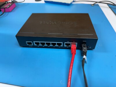 SonicWall TZ400 Network Security/Firewall Appliance