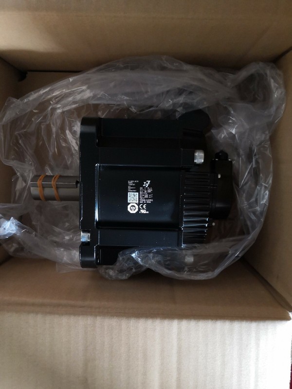 1PC YASKAWA SGM7G-44AFC61 SERVO MOTOR New In Box Free delivery