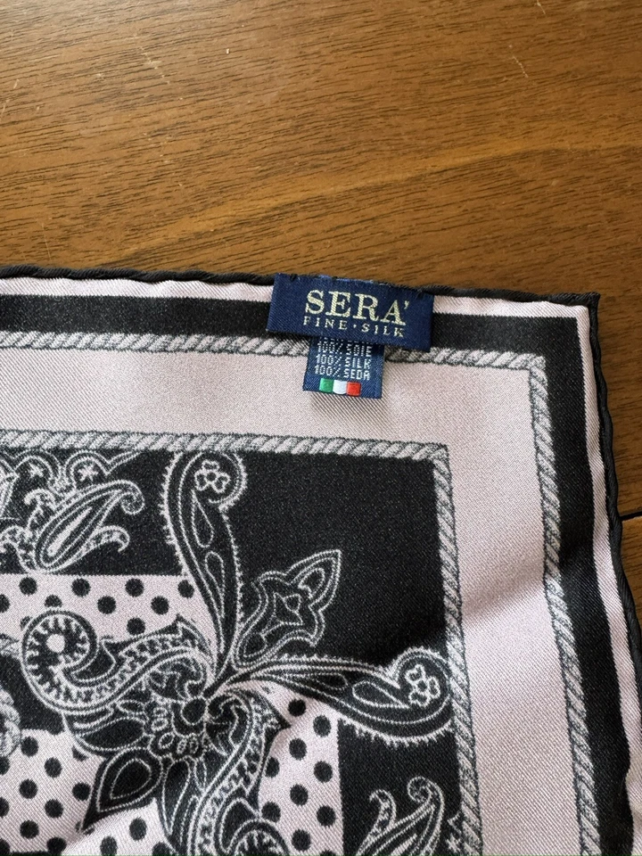 Cuadrado de Bolsillo Sera' Seda Fina 100% Seda Italiana Rosa Floral Adornado Totalmente Nuevo Foto 3 de 3