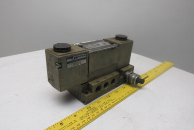 Ross W7077A2331 4/3 Position Open Center Pneumatic Valve 120V Coil