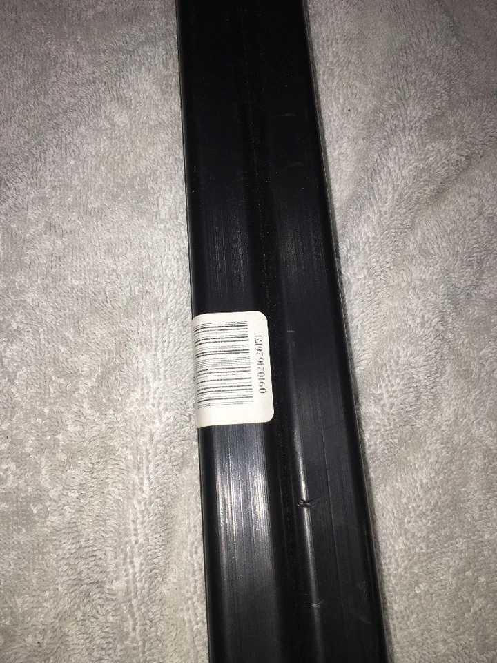 Barras de carga para portaequipajes de techo Thule Lb50 (50 pulgadas, juego de 2) Foto 2 de 2