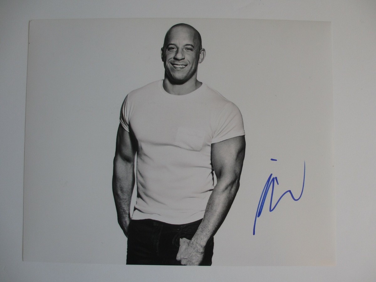 VIN DIESEL SIGNED 11x14 INCH PHOTO DC/COA FAST AND THE FURIOUS