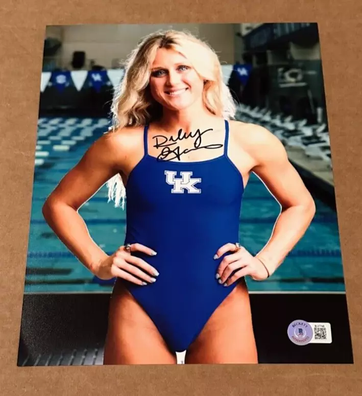 RILEY GAINES SIGNED KENTUCKY WILDCATS 8X10 PHOTO BECKETT BAS REPUBLICAN #2