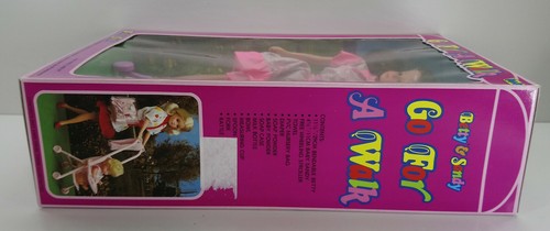 VTG M&C BETTY & SANDY DOLL GO FOR A WALK #21071 BARBIE SINDY BRAND NEW 4 - Picture 6 of 8