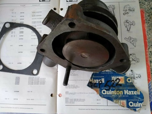 BOMBA DE AGUA DE HIERRO FUNDIDO NUEVA - MASSEY FERGUSON MF65 MF165 / M& PERKINS 4.192 / 4.203 - Imagen 8 de 8