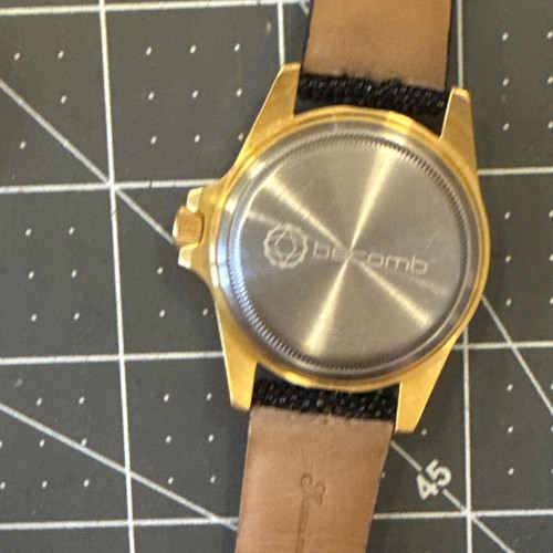 Becomb Genuine Stingray Watch “There’s No Clock” Levi Maestro - Gold With Black - Picture 8 of 15