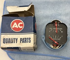 NOS 1970 Pontiac P8 Bonneville Catalina Oil And Gas Gauge W Rally Gauges 6493260