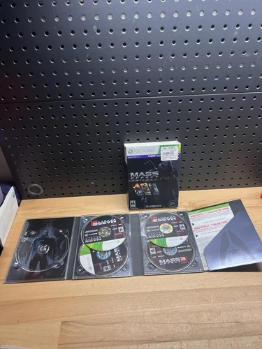 Mass Effect Trilogy Xbox 360 Box Set Complete W/Slipcover Tested Working CIB