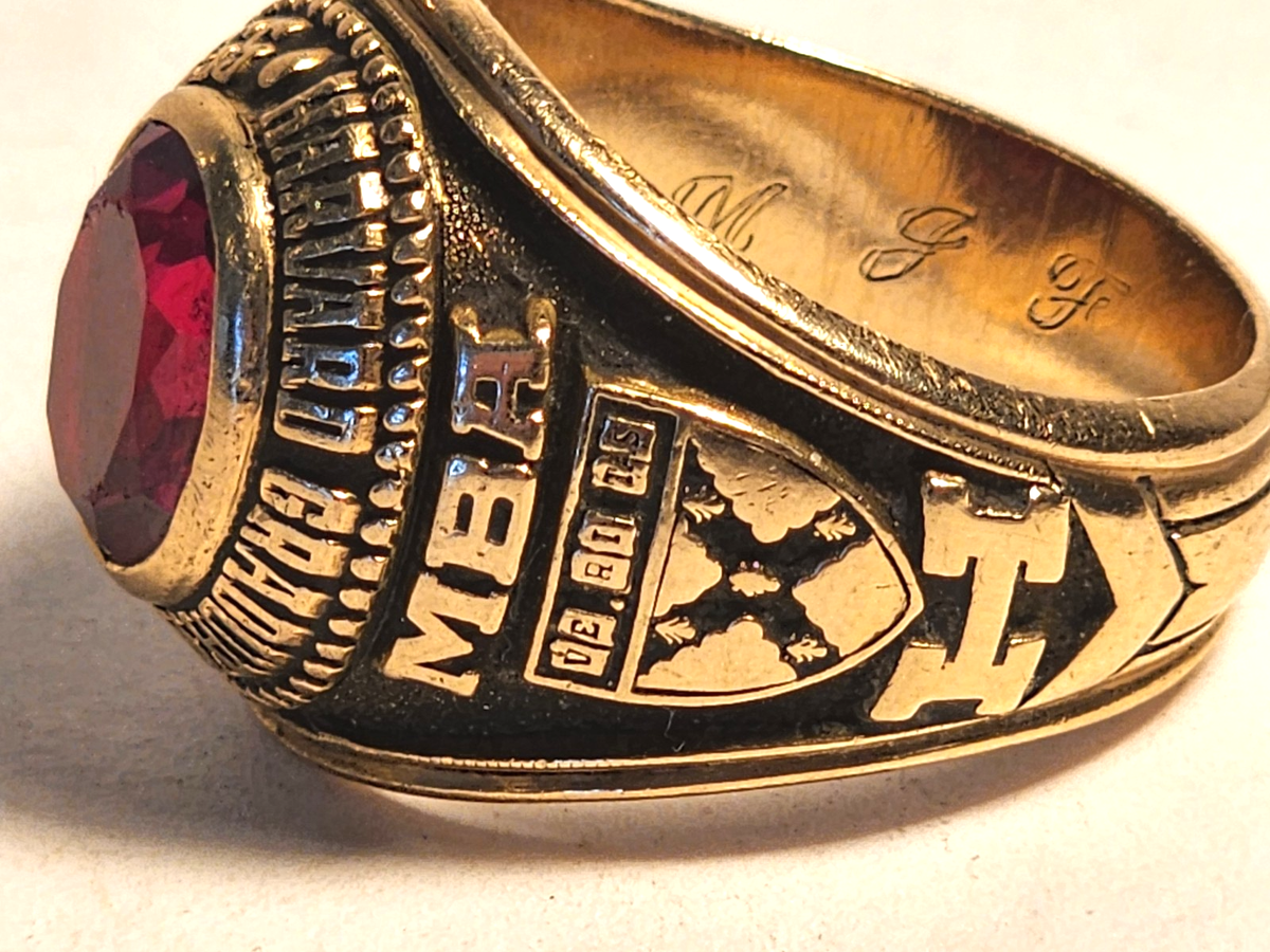 10K YELLOW GOLD 1961 HARVARD SCHOOL BUSINESS MBA CLASS RING SIZE