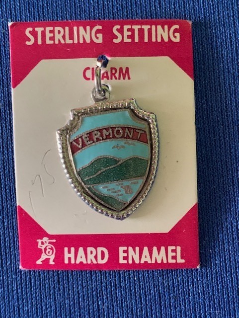VGC!! Vintage State of "Vermont" Sterling Silver charm. 