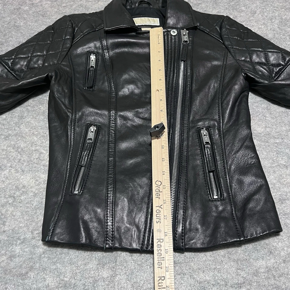 Chaqueta de motociclista Michael Kors para mujer negra de cuero genuino PEQUEÑA Foto 3 de 4