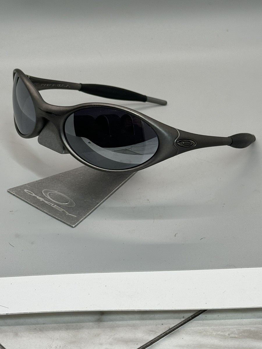Vintage Oakley Eye Jacket 1.0 Gen 2 Silver FMJ 45mm W/Black Vintage Oakley Eye Jacket 1.0 Gen 2 Silver FMJ 45mm W/Black