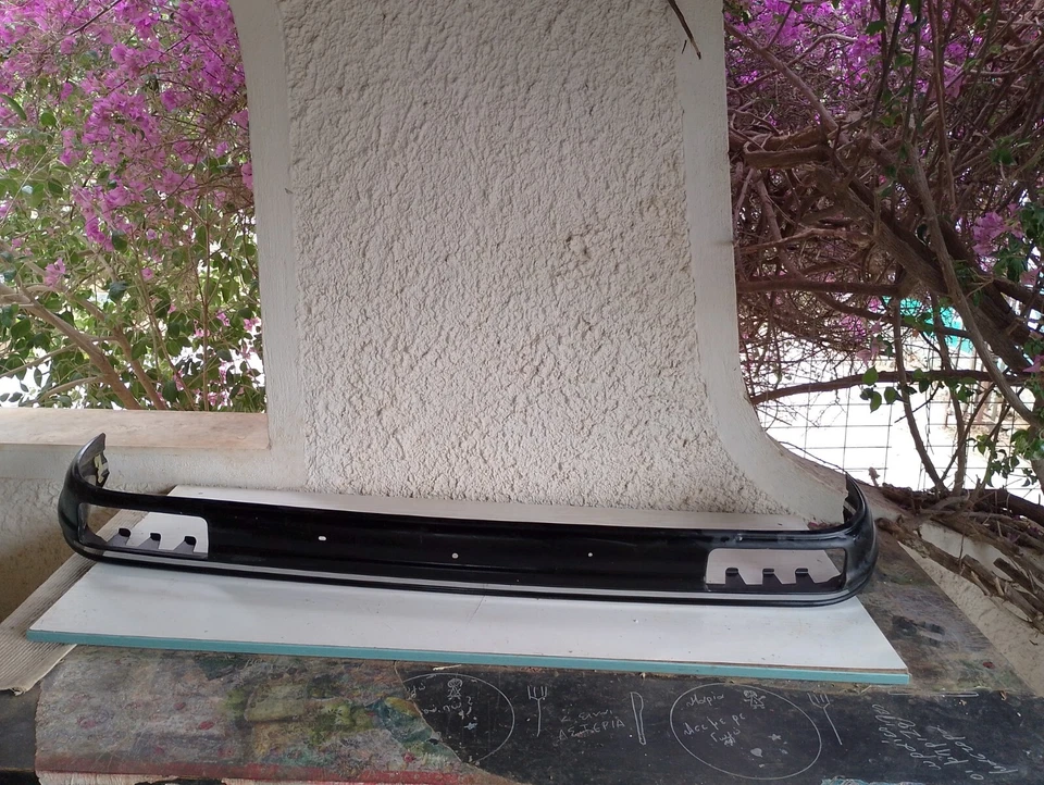 Parachoques delantero original peugeot 104 NOS Foto 3 de 4