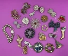 RANDOM LOT OF VINTAGE COSTUME JEWELRY BROOCH PIN CLIP ON EARRINGS BRACELET (#1)