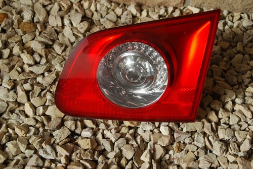 VW Passat 3C Variant  Rücklicht Heckleuchte Schlusslicht Heckklappe rechts innen