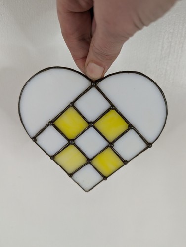 Acchiappasole in vetro colorato da appendere finestra a forma di cuore fatto a mano bianco giallo - Foto 7 di 7