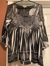 oneworld live and let live, Size M, Black and off white with grey Top