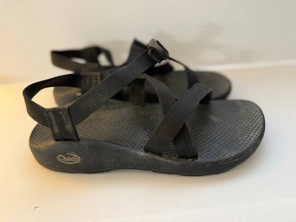 Sandalias deportivas Chaco Z1 negras clásicas de senderismo para mujer 10 Foto 2 de 4