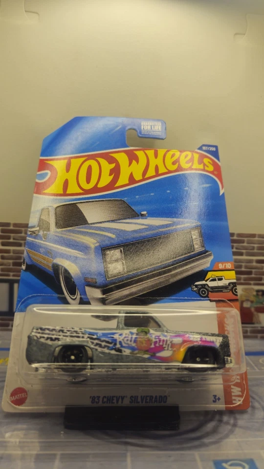 Hot Wheels 83 Silverado ***Custom Rat FINK W Spectraflame And Real Riders** - Image 3 of 3