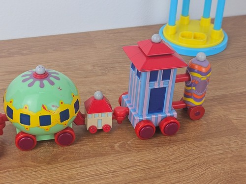 Juego de juguetes In The Night Garden paquete Ninky Nonk tren gazebo puente Pontipines - Imagen 21 de 24
