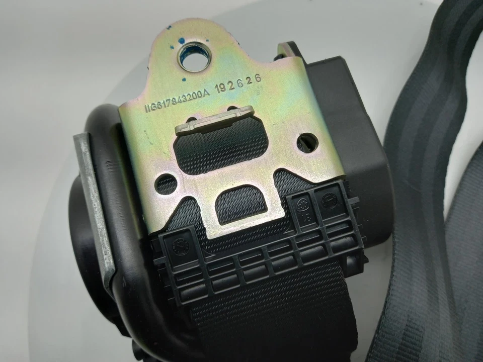 FORD TOURNEO CONNECT Seat Belt Mk2 2013-2022  - Image 2 of 4