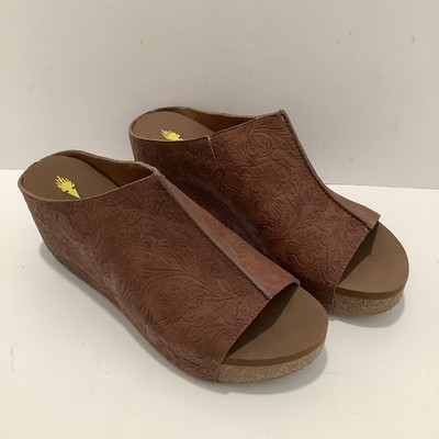 Volatile Carrier Shoes Womens Sz. 10M Vegan Leather Slide Wedge Platform Sandals
