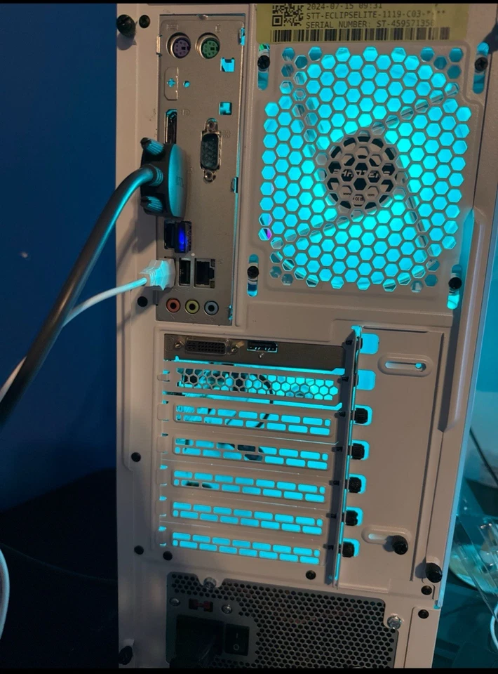 Computadora de escritorio para juegos RGB i7 16 GB 1 TB SDD GTX 1070 WIFI WIN10 Foto 3 de 4