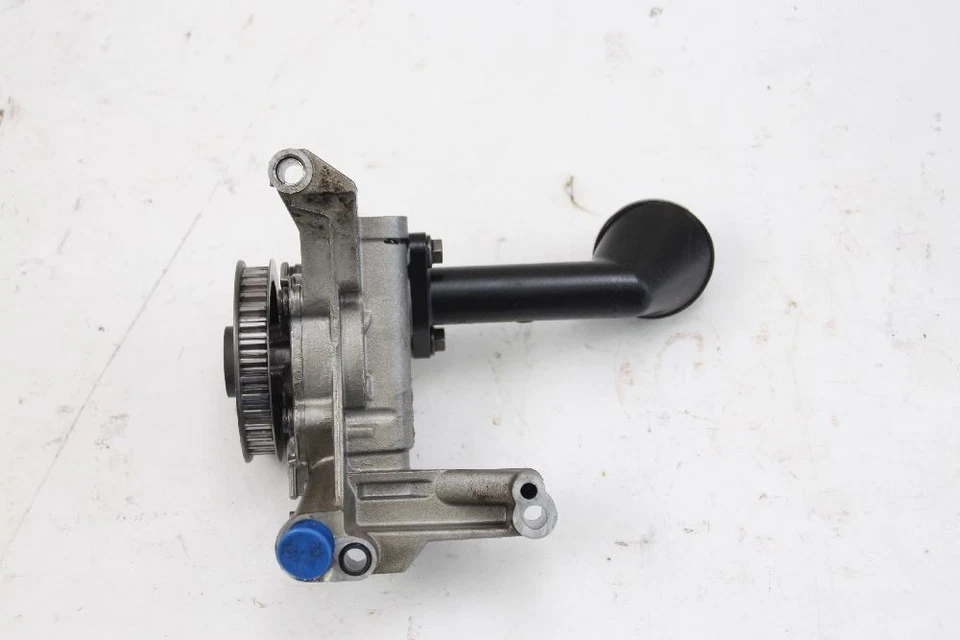 pompe à l'huile Seat ALTEA XL 5P5 77 kW 105 HP CAYC diesel 55301 - Photo 3/3