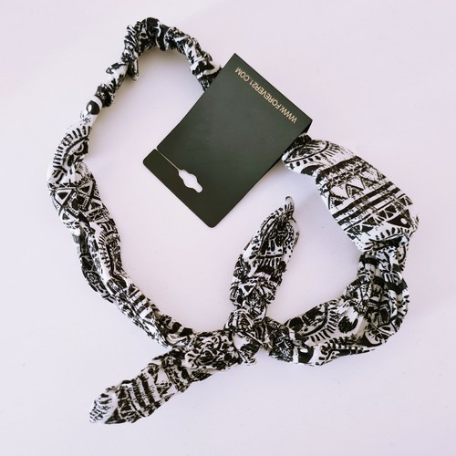 BNWT Forever 21 Black & White Aztec Print Pattern Hair Tie Hair Bow - Bild 1 von 4