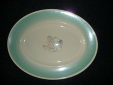 lata 1930. (Art Deco) SUSIE COOPER SZARY LIŚĆ DUŻY OWALNY TALERZ Z ZIELONĄ TAŚMĄ DO MYCIA.