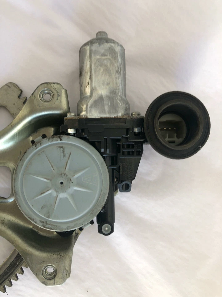 SCION TC 2008 2003-2020 regulador de ventana eléctrica izquierda y conjunto de motor  Foto 3 de 4