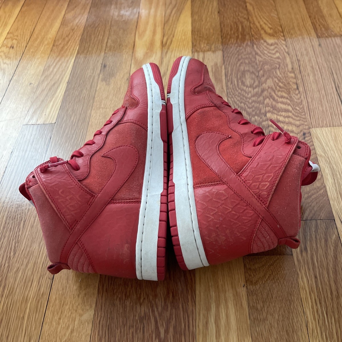 NIKE DUNK COMFORT PYTHON RED 705433-600 LACE UP SNEAKERS  display picture 2