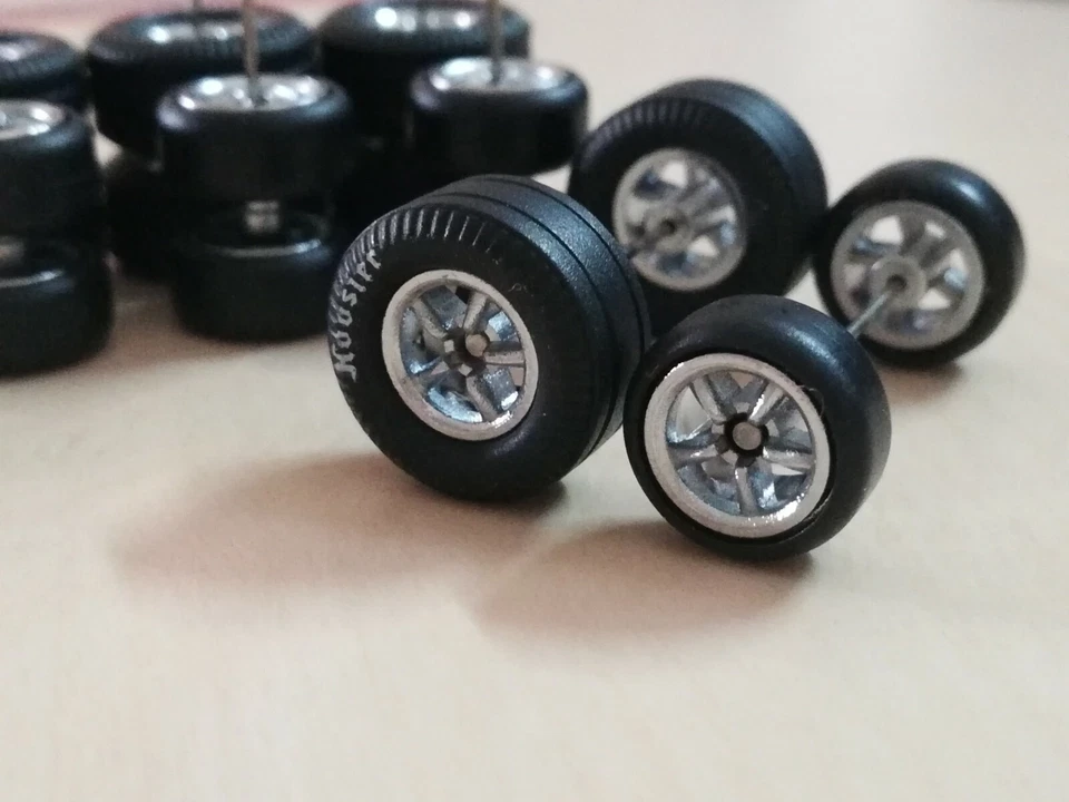 RUEDAS DE GOMA R/R HOT WHEELS 5 RADIOS NEUMÁTICOS 3 JUEGOS RUEDA CHEVY GASSER TAMAÑO 1/64 Foto 2 de 4