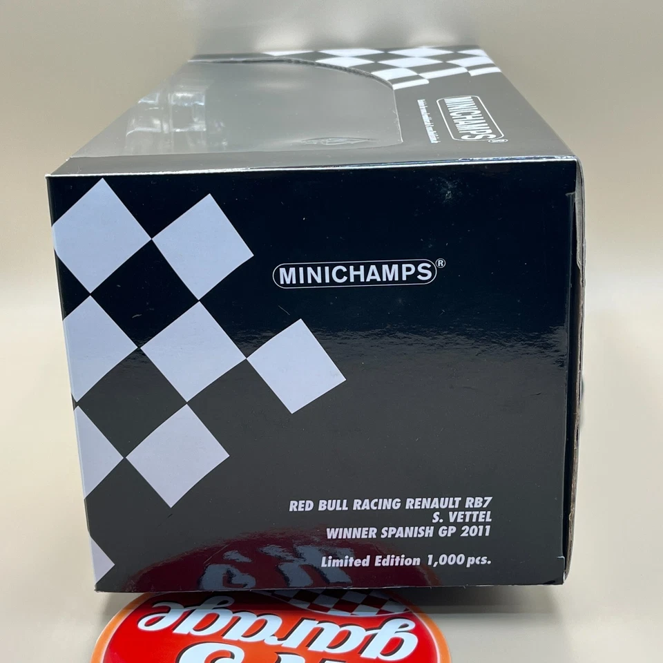 MINICHAMPS 1/18 Red Bull Renault RB7 Sebastian Vettel Spanish GP 2011 113110501 - Image 2 of 4
