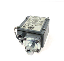 NEW SQUARE D 9012 GAW-22 PRESSURE SWITCH 9012GAW22