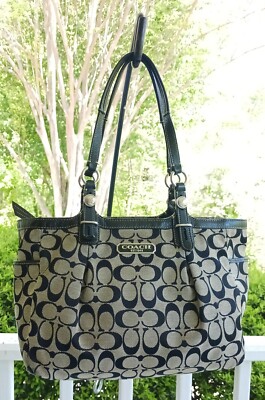 Coach F16561 Gallery Legacy Black Signature C Canvas w/Patent