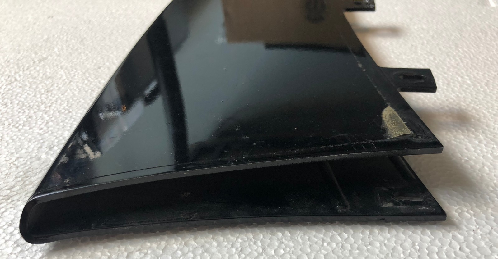 Pre-Owned OEM Lamborghini Gallargo Front Bumper Guard Insert 