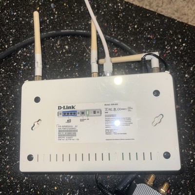 D-Link DIR-655 300 Mbps 4-Port Gigabit Wireless N Router Excellent Condition
