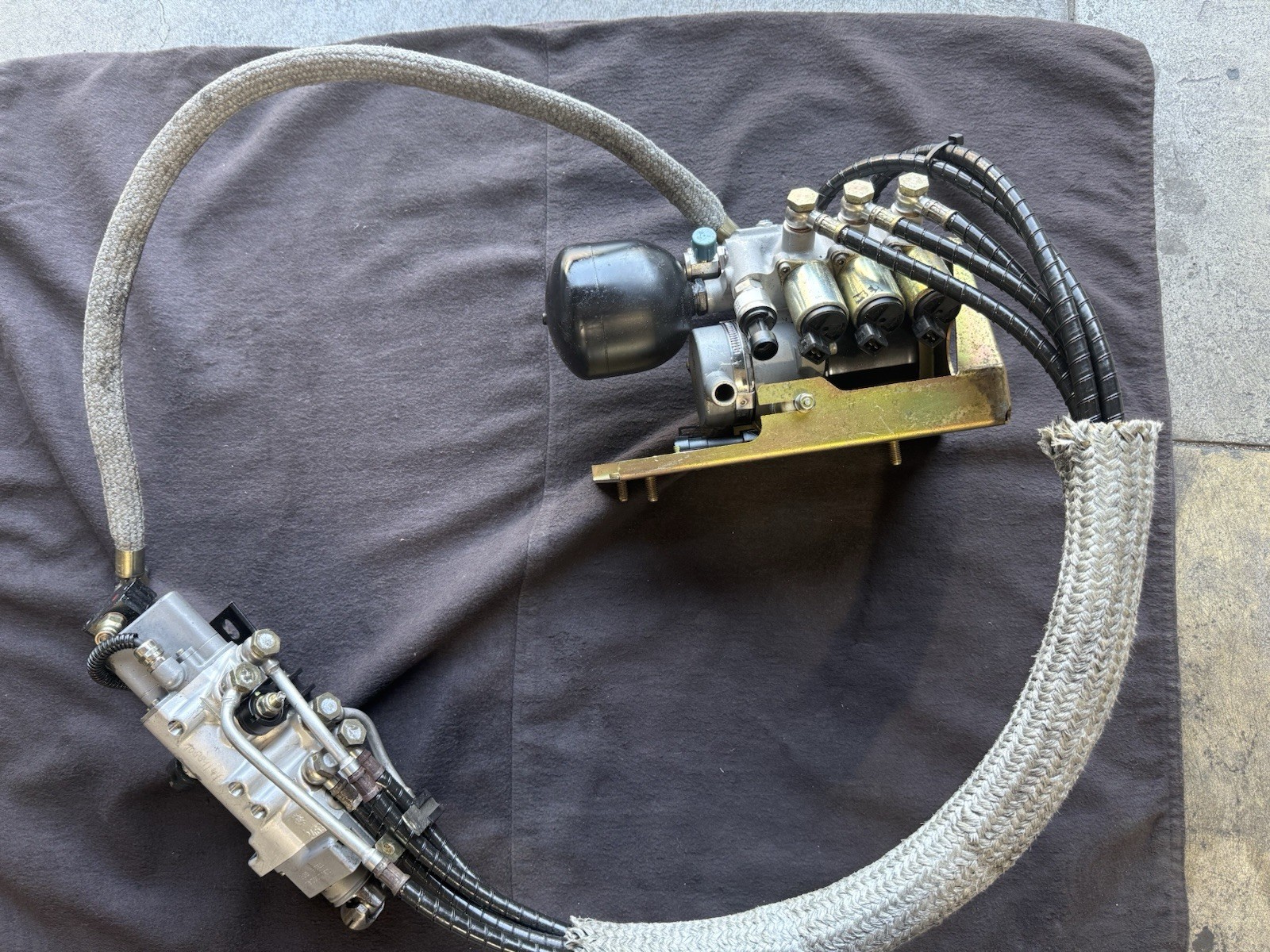 Ferrari 355 F1 Complete Power Unit and actuator 177686 and 177687