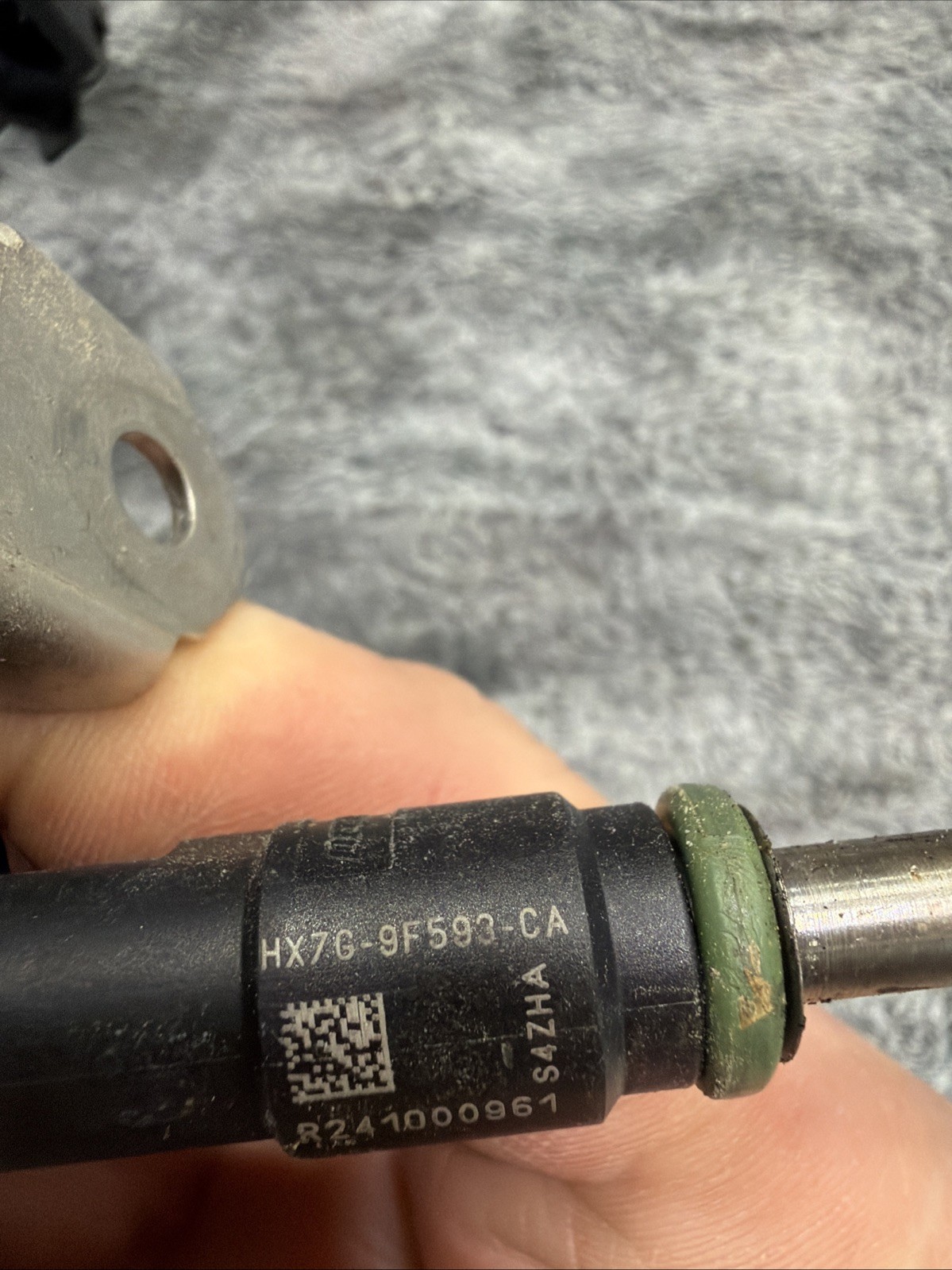 2020-2023 FORD ESCAPE 1.5L ENGINE LOWER PRESSURE FUEL RAIL RAMP & INJECTOR OEM