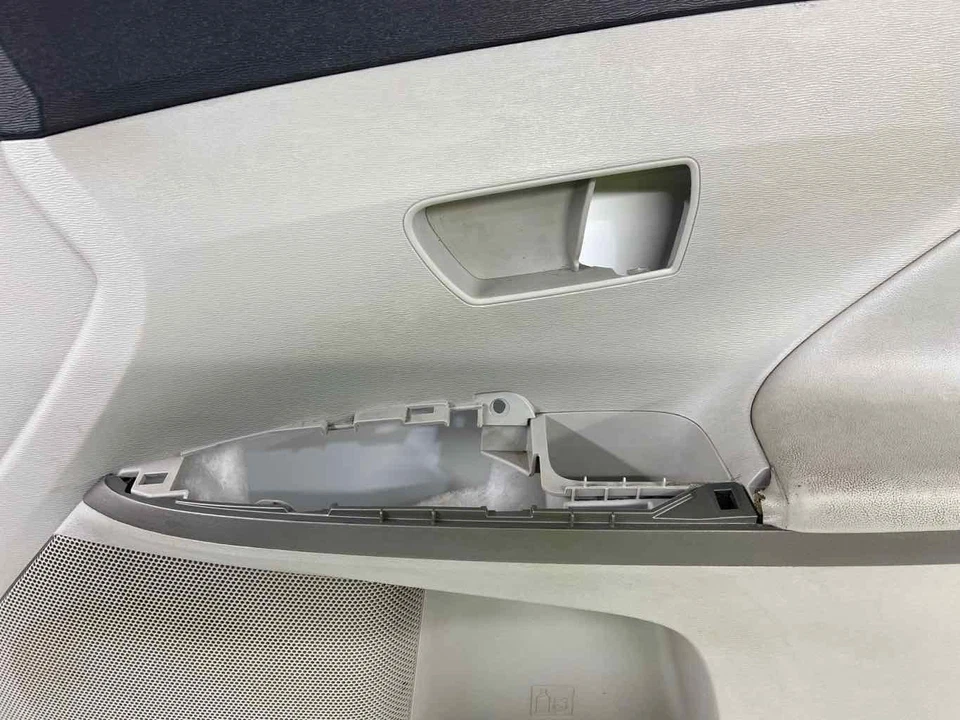 Front Door Trim Panel TOYOTA VENZA Right Passenger 13 14 15 - Image 3 of 3