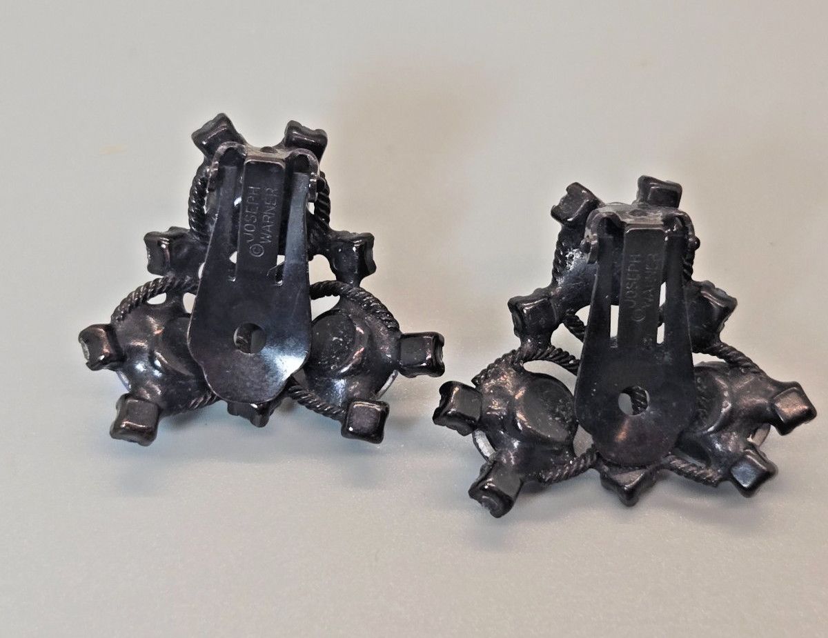 Vintage Signed Warner Triangular Twisted Rhinesto… - image 3