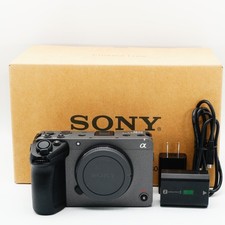 "Near Mint" SONY FX30 Cinema Line Camera Body ILME-FX30 05077