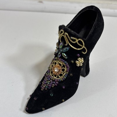 Putting on the Ritz by Popular Imports FS123 velvet beaded resin shoe
