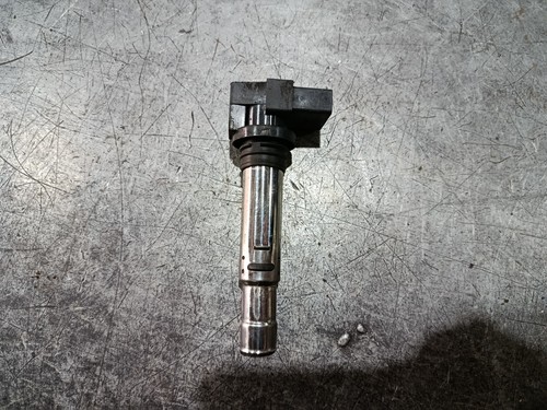 VW Golf 5 V 1K 1,4 1.4 Zündspule Zündmodul R0401S00400 NGK U5002 447N