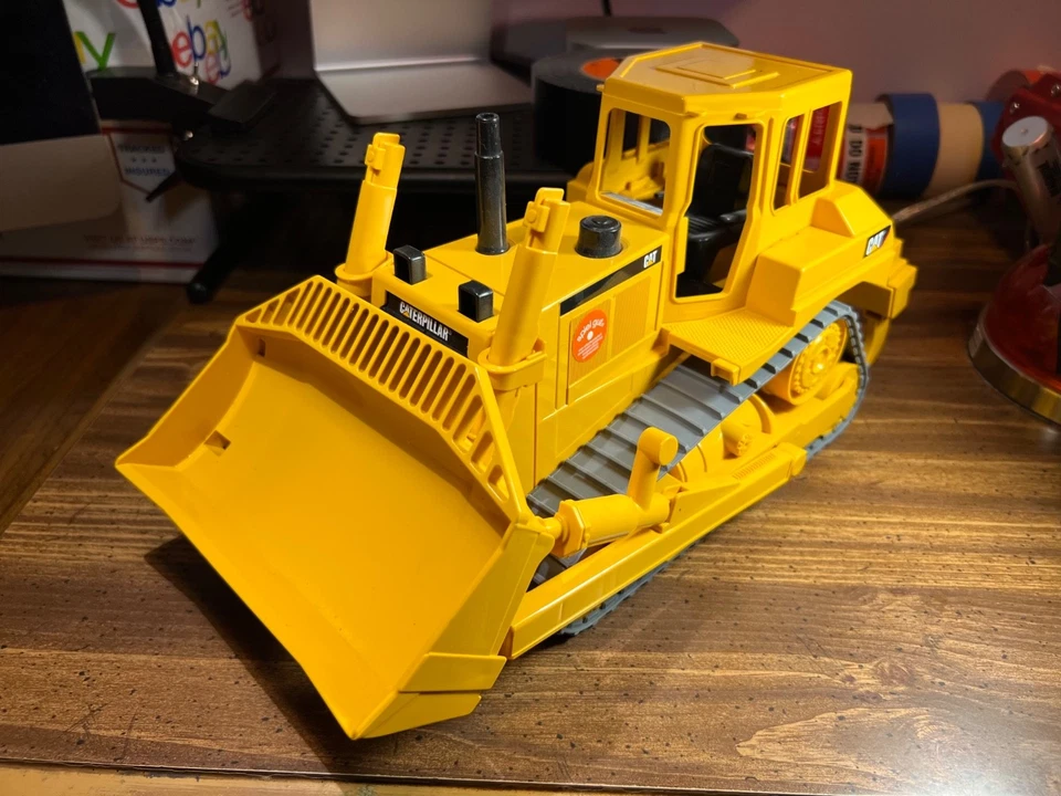 Bruder™ Made In Germany 1:16 Scale D10 Caterpillar Bulldozer + Ripper 0698 MINTY - Image 3 of 4