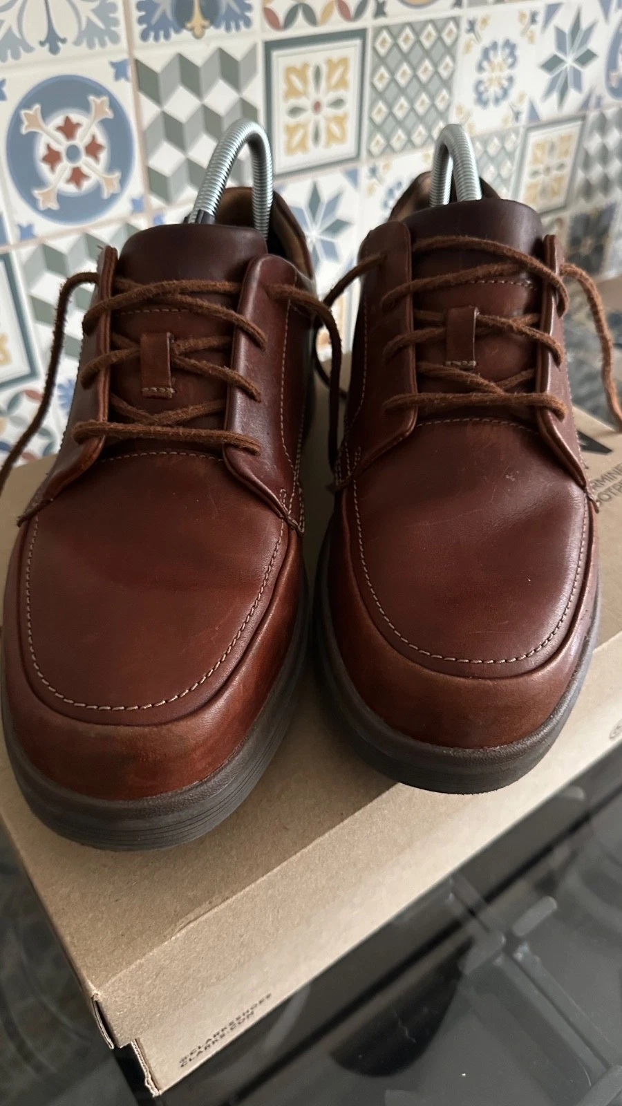 stringate uomo clarks pelle imbottita marrone chiaro uk10 con scatola