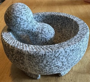 IMUSA 6” Granite Mortar & Pestle Round Footed Grooves For Grinding Ergonomic